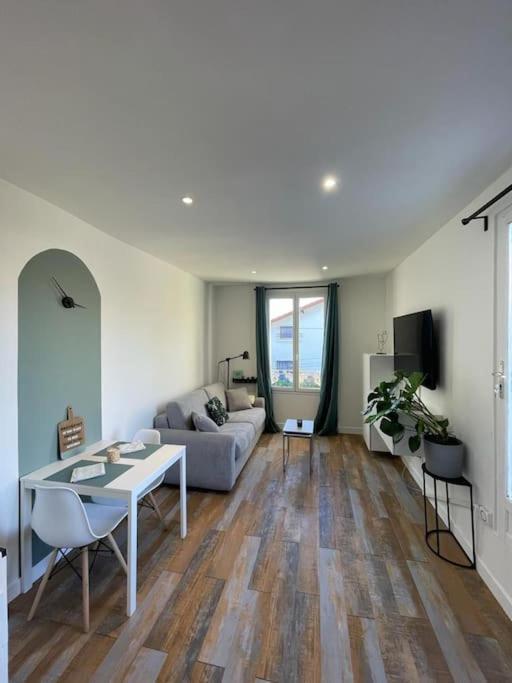 Charmant Studio Tout Equipe Aux Portes De Paris Bagnolet Exterior photo